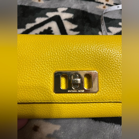 Michael Kors Preloved Karson Leather Continental Flap Wallet - Picture 6 of 13